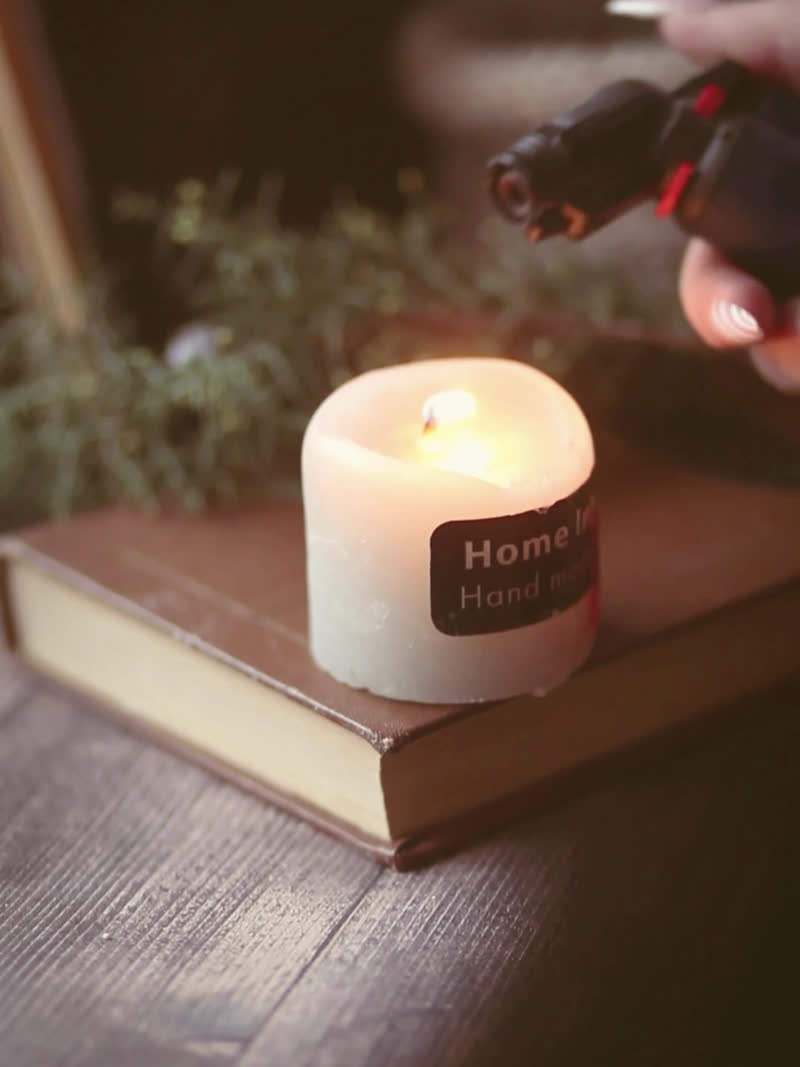 The still that carried "i light it before dark"