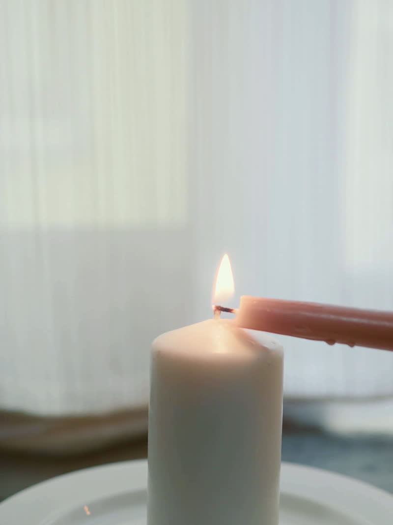 The still that carried "i light it before dark"