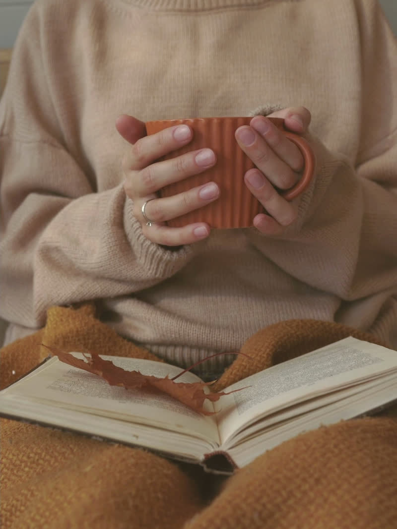 The still that carried "i read under the blanket"