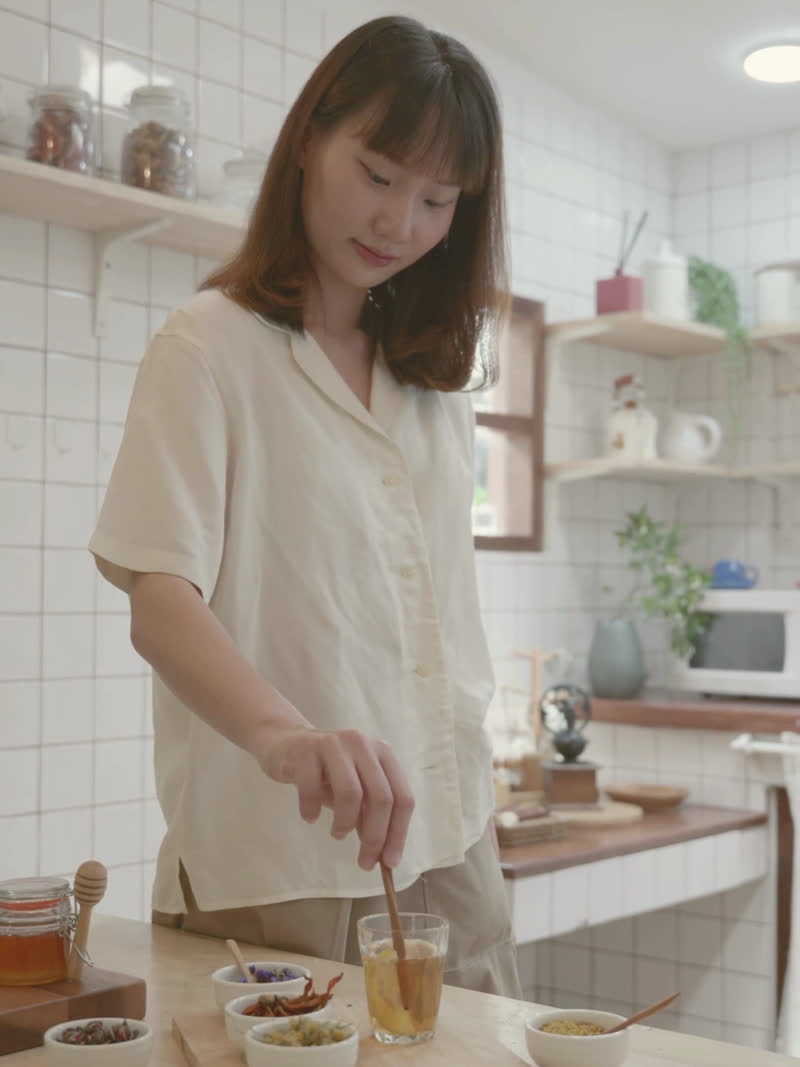 The still that carried "i wait for the steam"