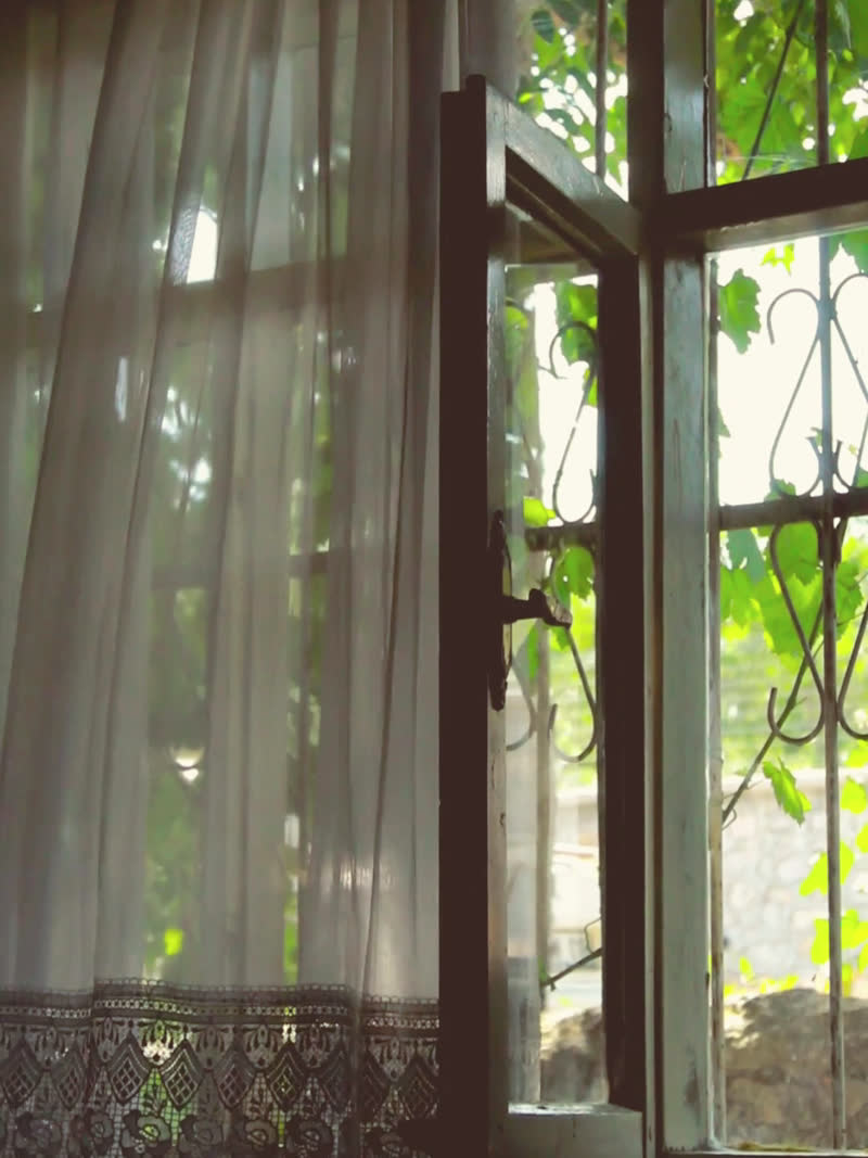 The still that carried "i open the window first"