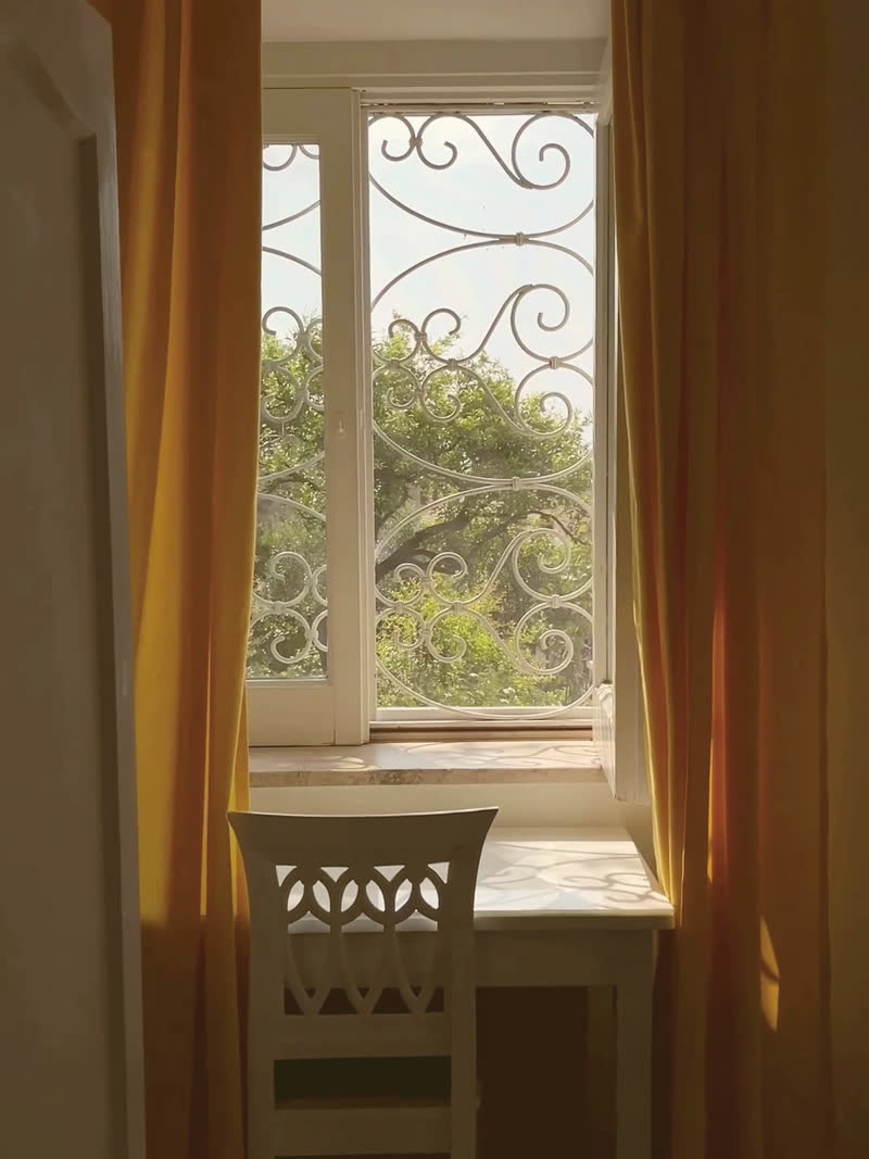 The still that carried "the breeze rearranges the room"